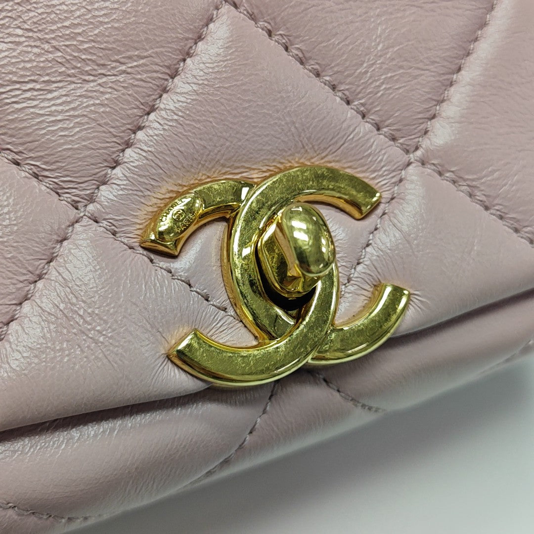 Quilted Lambskin Shoulder Bag Pink
