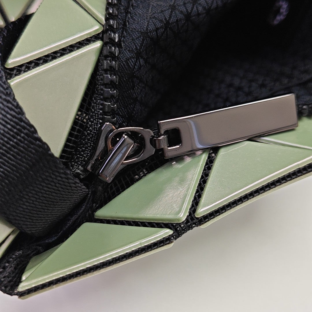 Special Material Shoulder Bag Green