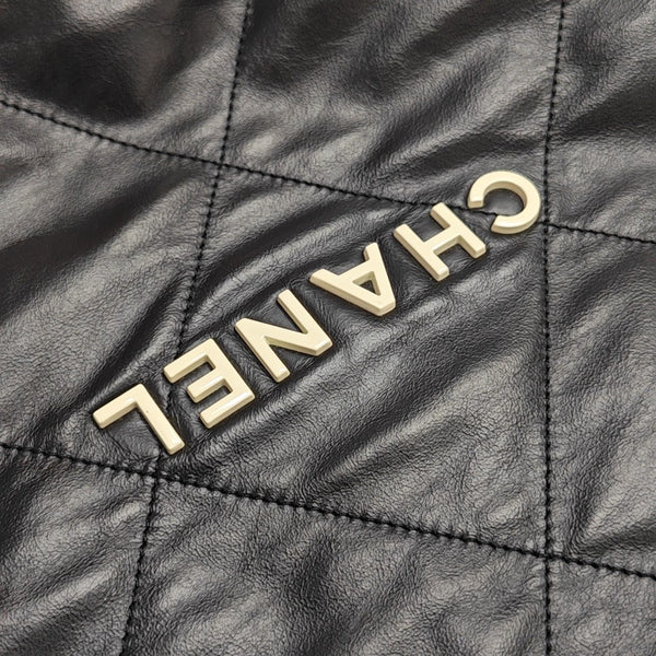CHANEL 22 Medium Quilted Calfskin Black