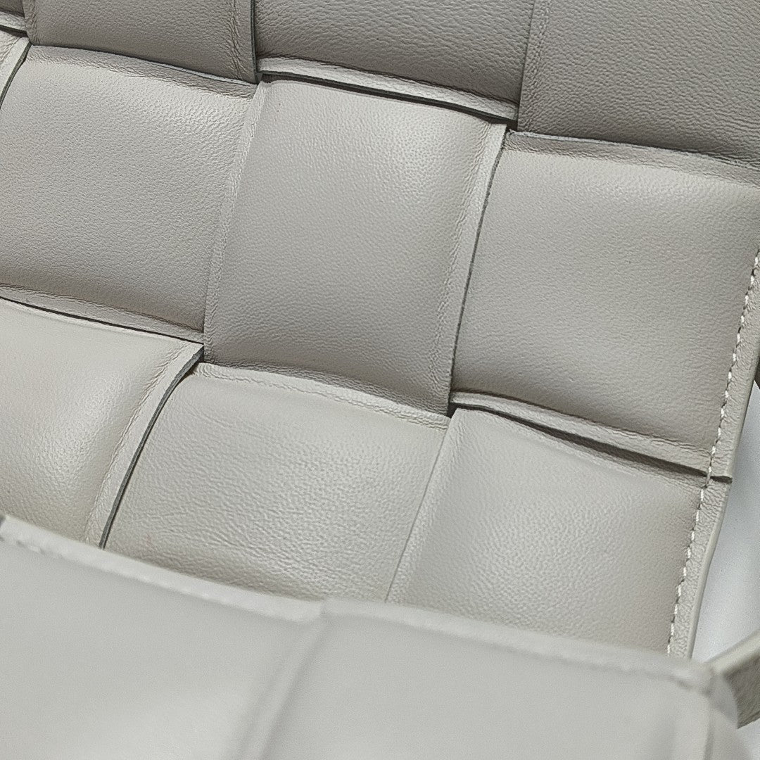Cassette Medium Lambskin White