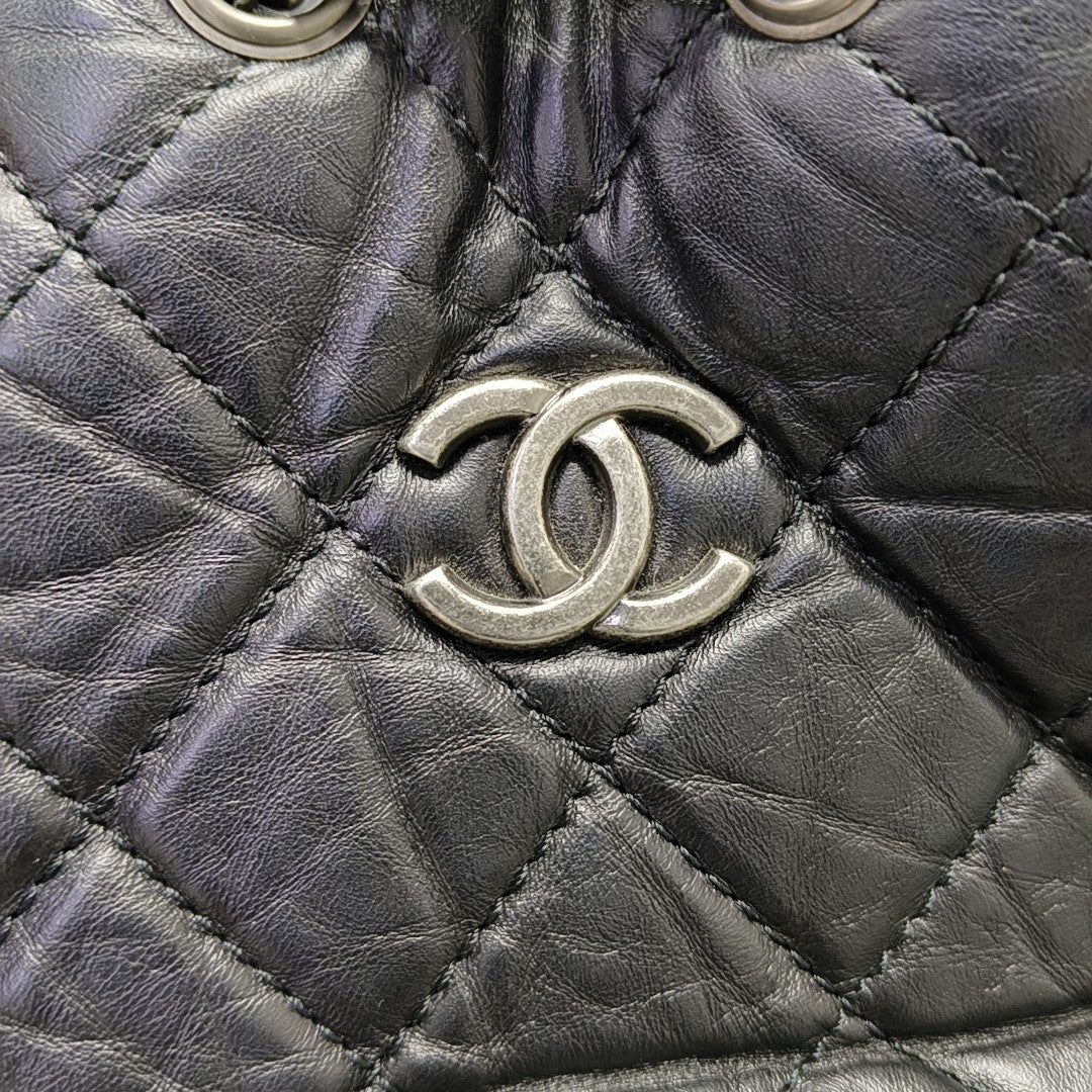 GABRIELLE Small Quilted Calfskin Black