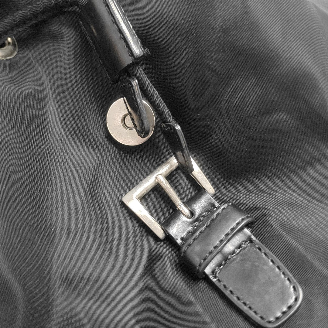 Vela Small Nylon Black