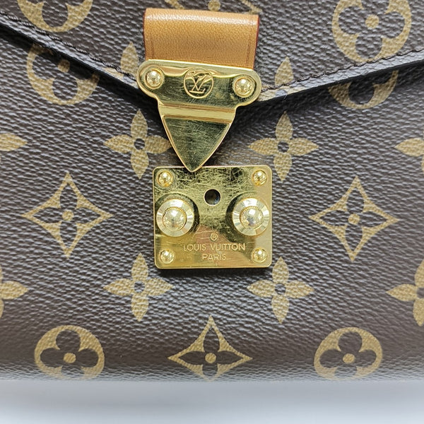 MÉTIS MM Monogram Coated Canvas Brown