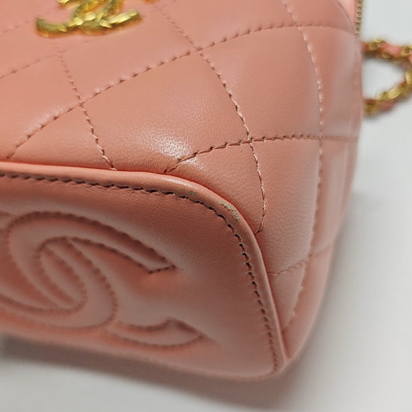 VANITY CASE Mini Quilted Lambskin Pink