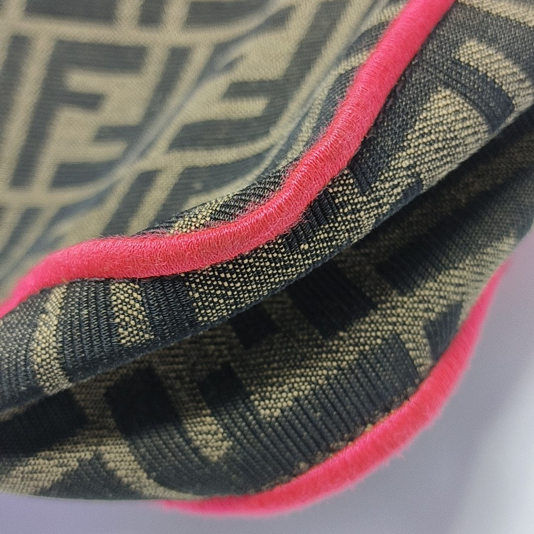 Baguette Medium Canvas Brown