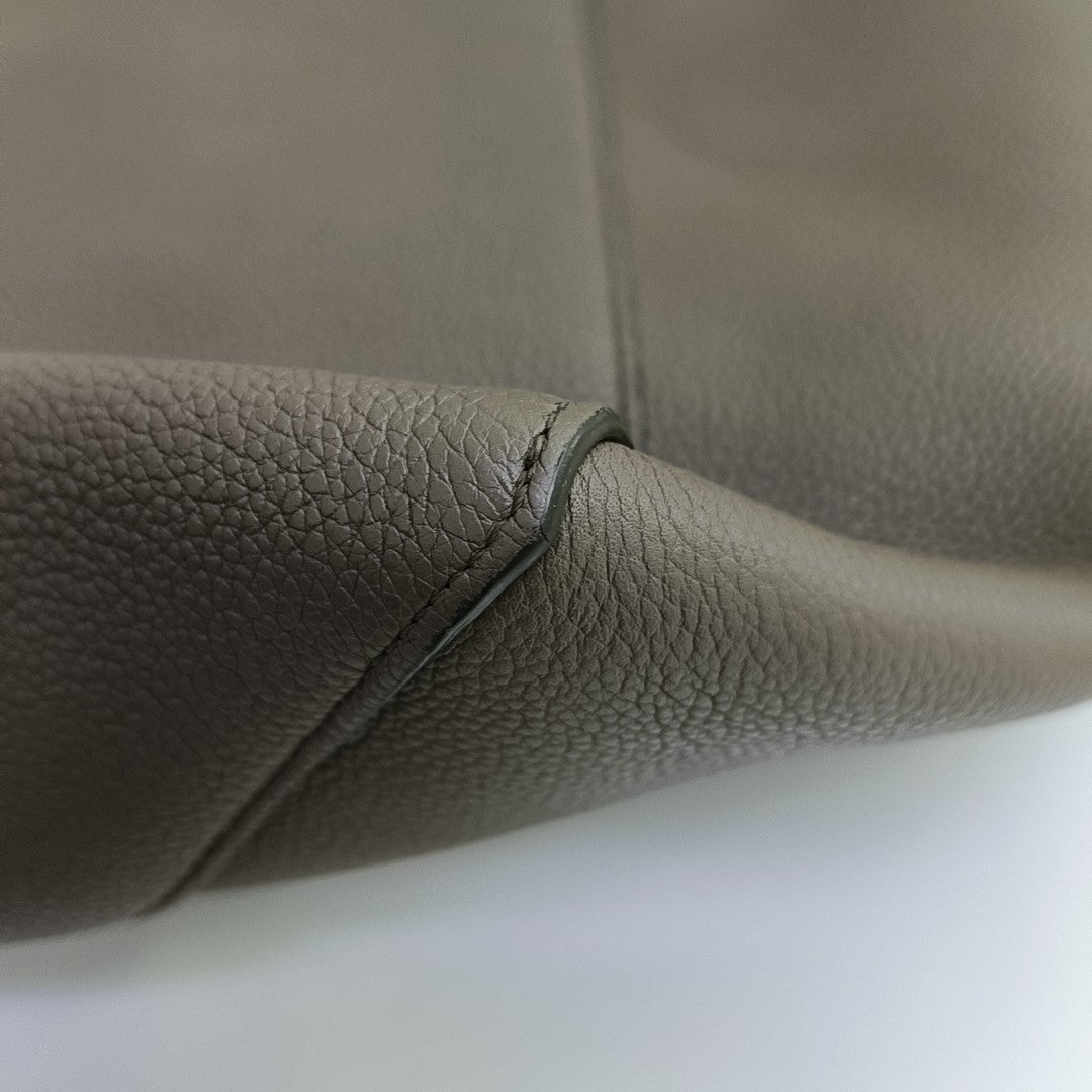 CABAS PHANTOM Small Calfskin Gray