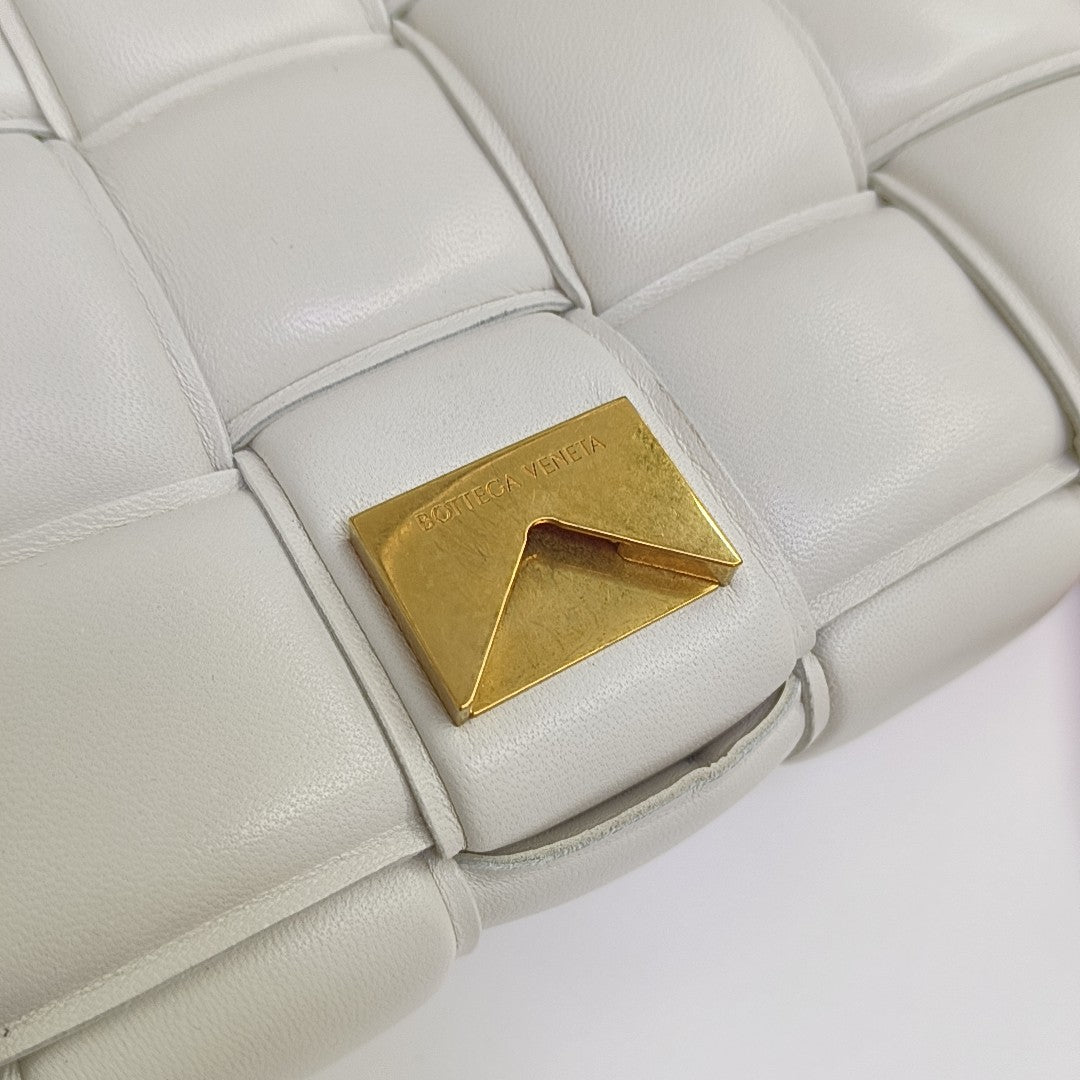 Cassette Medium Lambskin White