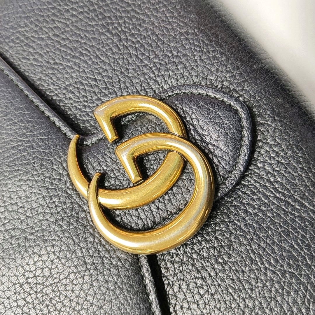 Authenticated pre-owned  GG Marmont Mini Calfskin Black - Shoulder Bag at Looply