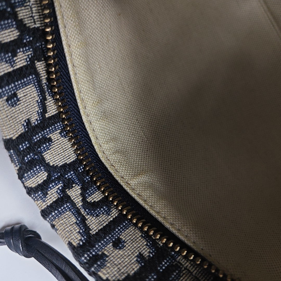 Travel Kit Oblique Canvas Blue