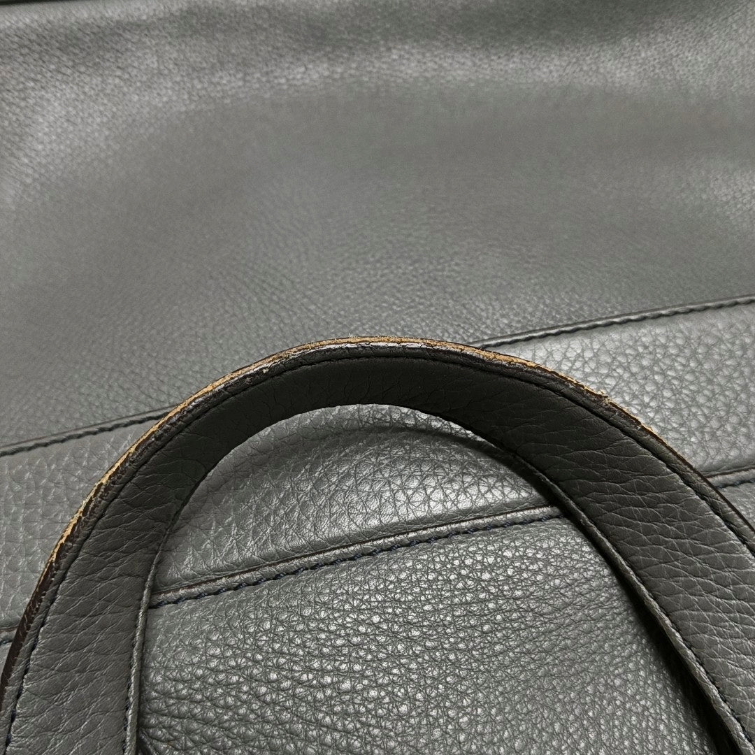 Authenticated pre-owned  Soho Quilted Calfskin Gray - Shoulder Bag at Looply