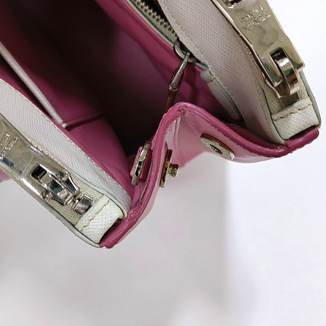 Authenticated pre-owned  Galleria Medium Saffiano Calfskin White - Tote Bag at Looply