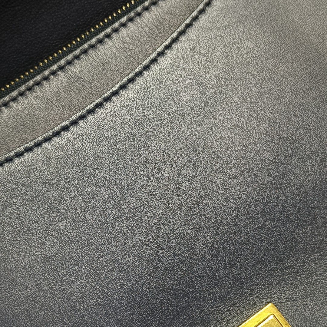 FRAME Medium Calfskin Blue