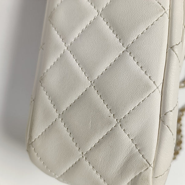 CLASSIC FLAP Mini Quilted Lambskin White