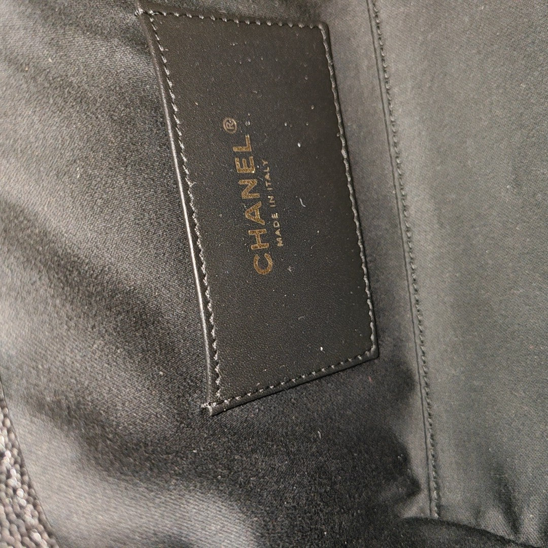 CHANEL 25 Mini Quilted Grained Calfskin Black