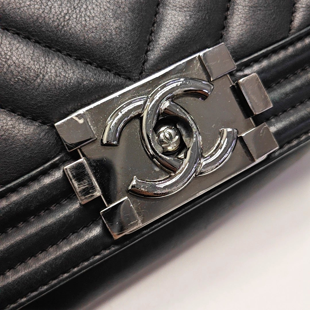 BOY CHANEL Small Chevron, Quilted Calfskin Black