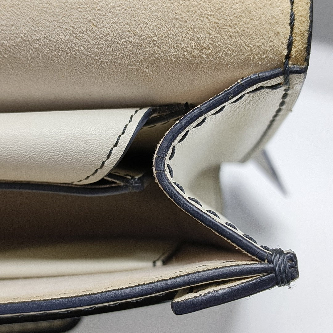 J'adior Calfskin White