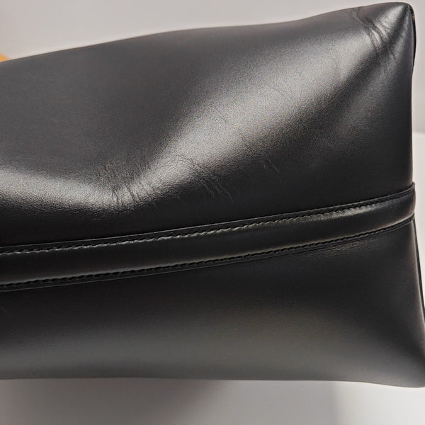 LE 37 Calfskin Black