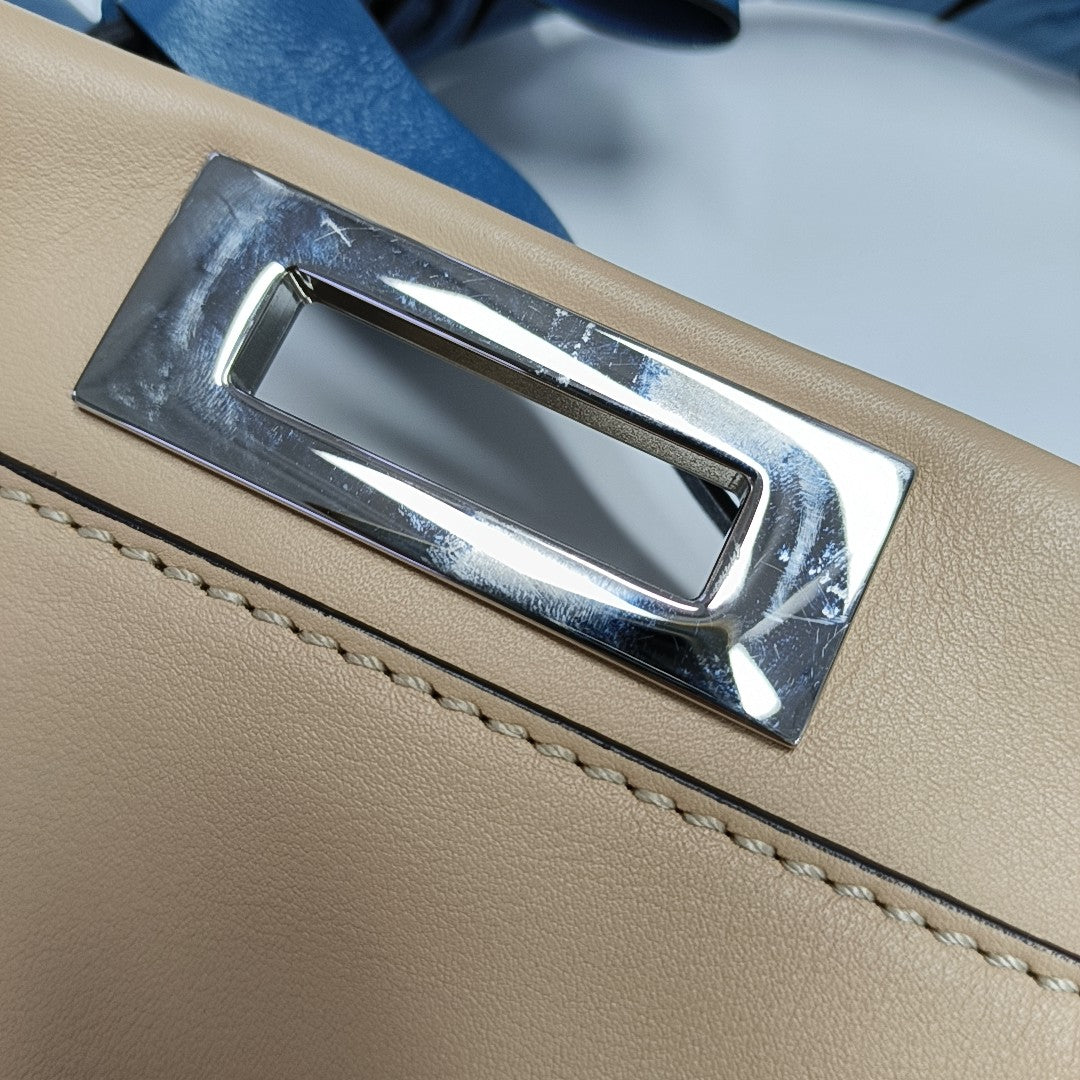 Peekaboo Medium Calfskin Beige