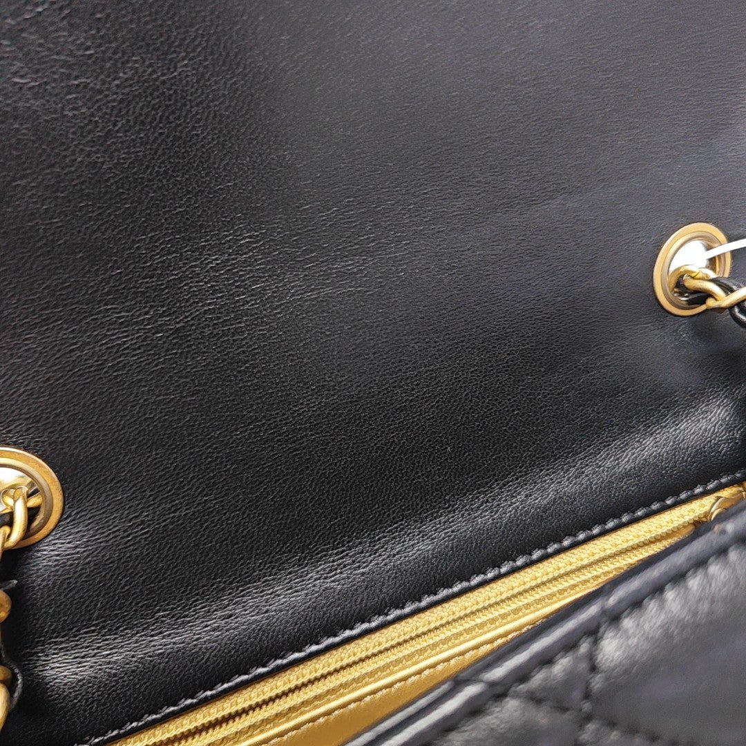 CLASSIC FLAP Mini Quilted Lambskin Black