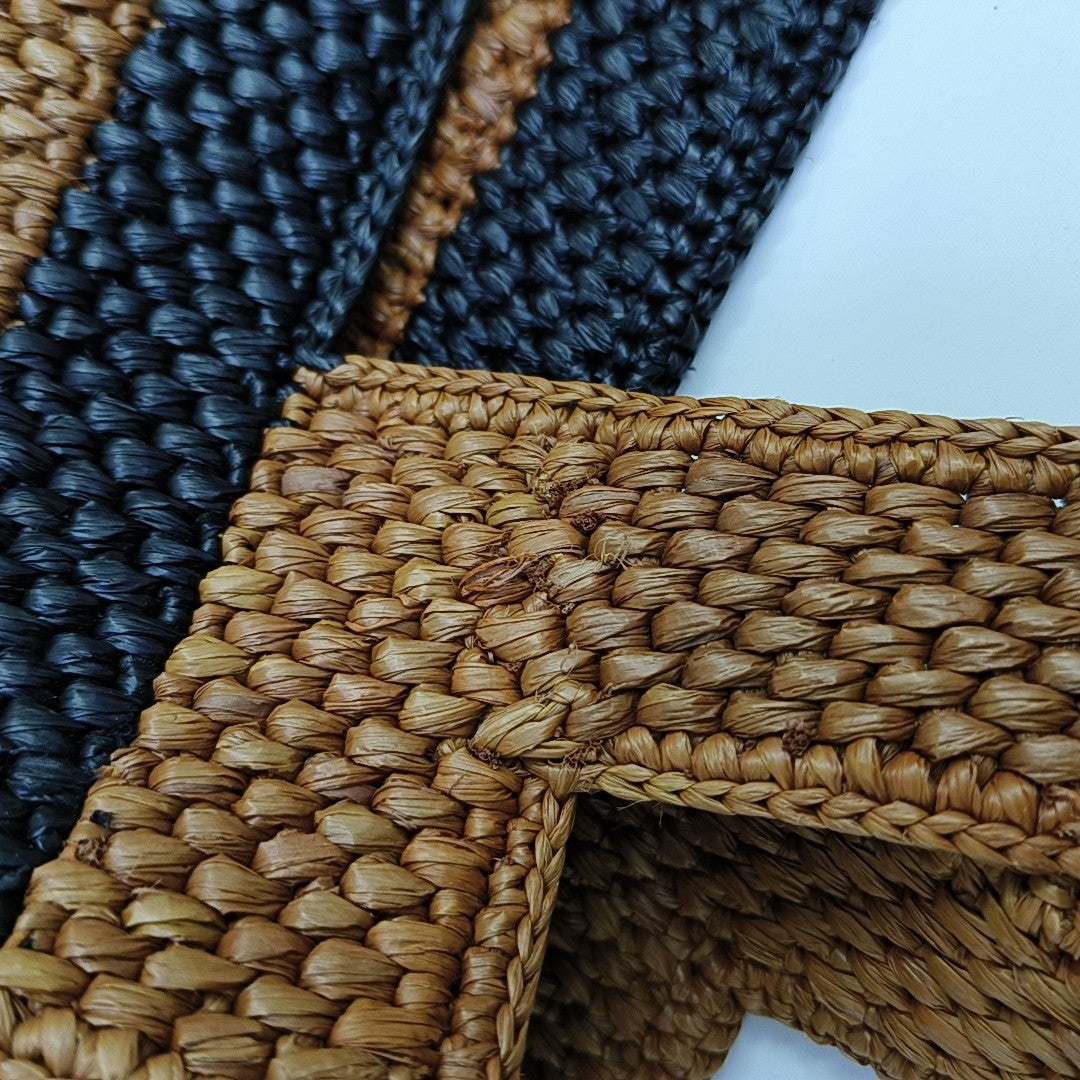 Font Tote Straw Brown