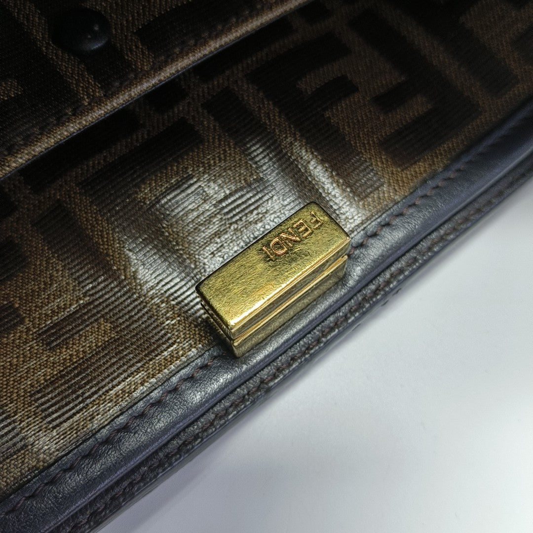 Peekaboo  Essential Medium Suede Brown