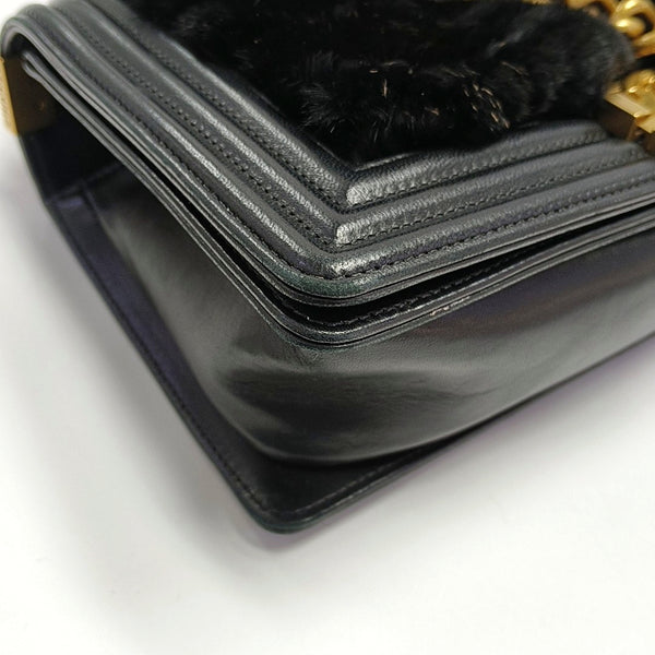 Authenticated pre-owned  BOY CHANEL Medium Lambskin Black - Shoulder Bag at Looply