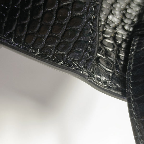 MANHATTAN Medium Calfskin Black