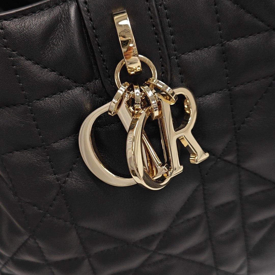 Toujours Medium Cannage Calfskin Black
