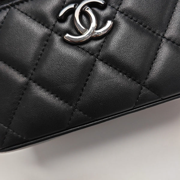 Quilted Lambskin Shoulder Bag Black