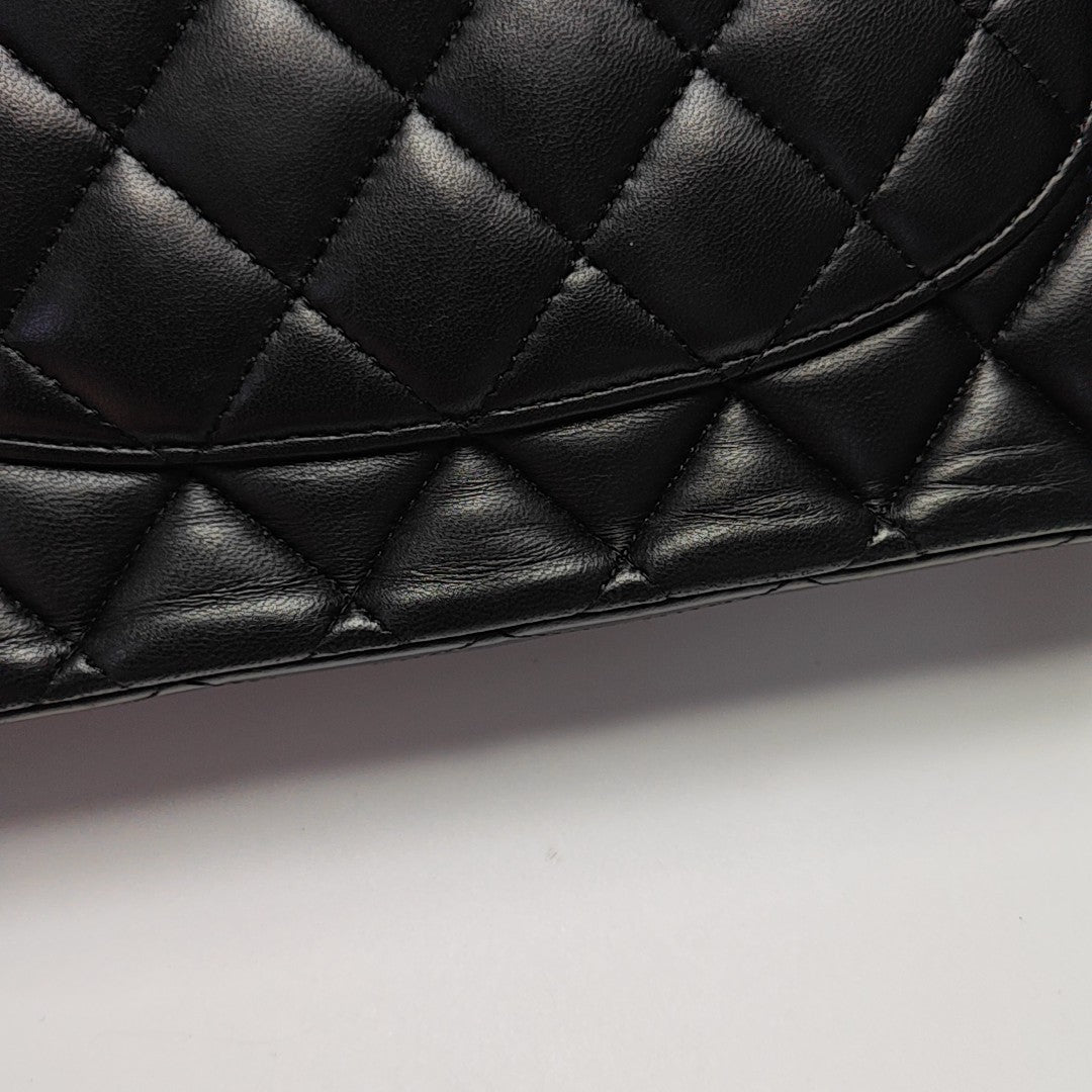 CLASSIC FLAP Medium Quilted Lambskin Black