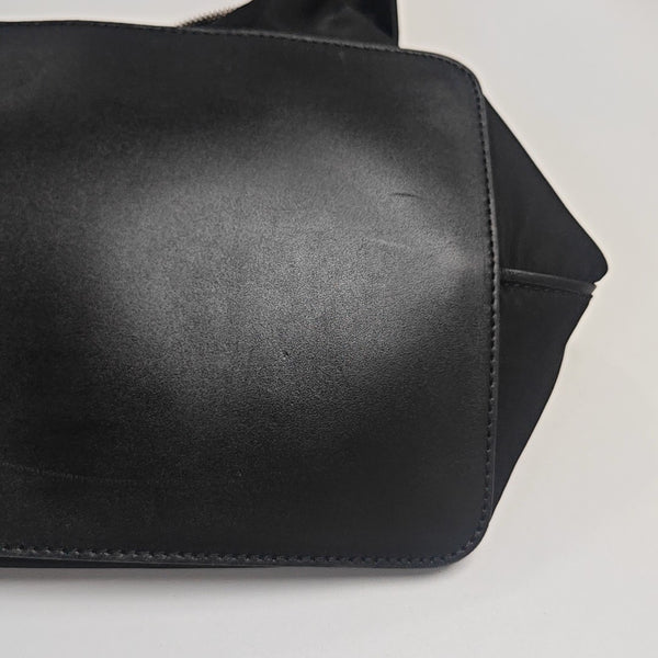 Canvas Black