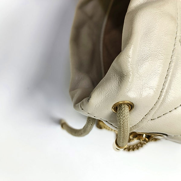 Authenticated pre-owned  GG Marmont Mini Quilted Calfskin White - Bucket Bag at Looply