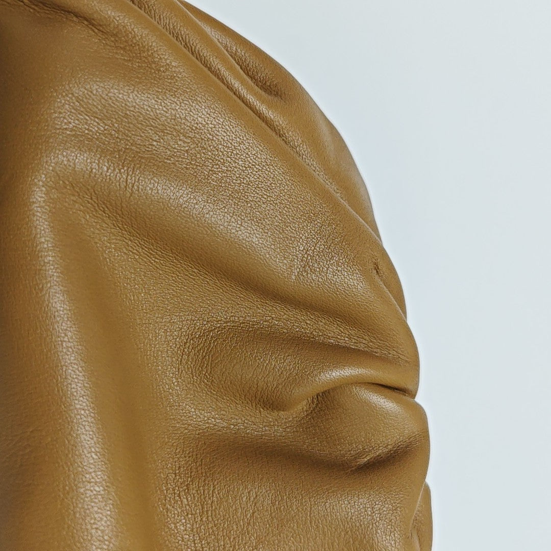 The Pouch Calfskin Brown