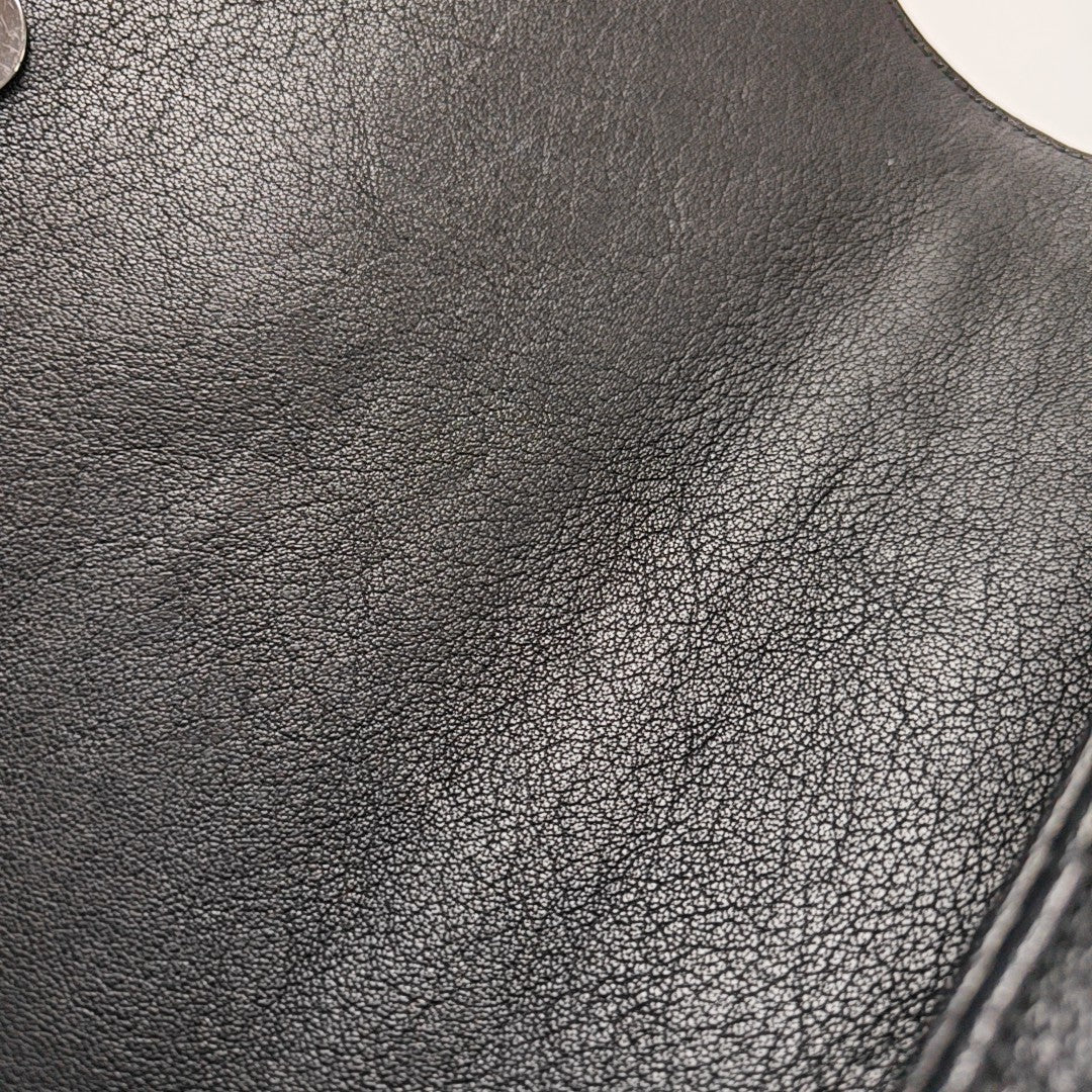 COLLEGE Medium Chevron Lambskin Black