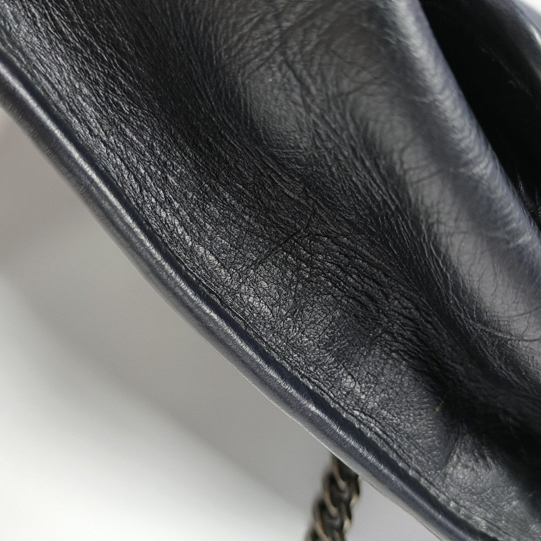NIKI Medium Chevron Calfskin Black