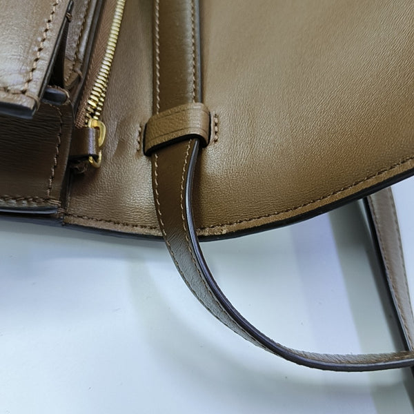 CLASSIC BOX Medium Calfskin Brown