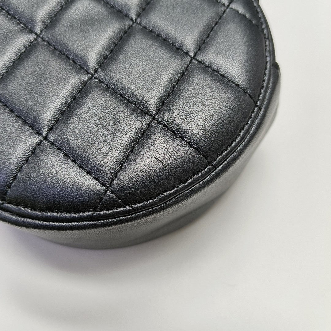 ROUND Quilted Lambskin Gray