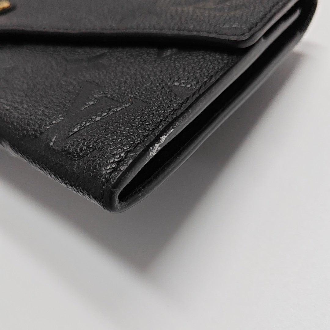 SARAH Monogram Calfskin Black Wallet