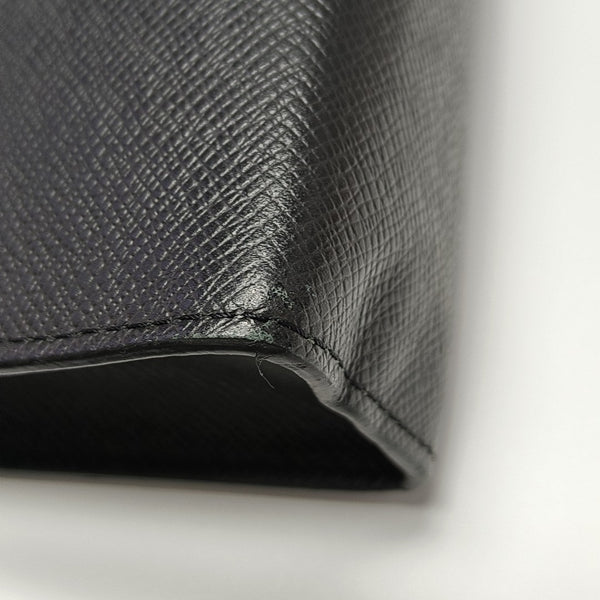 Pochette Voyag MM Calfskin Black