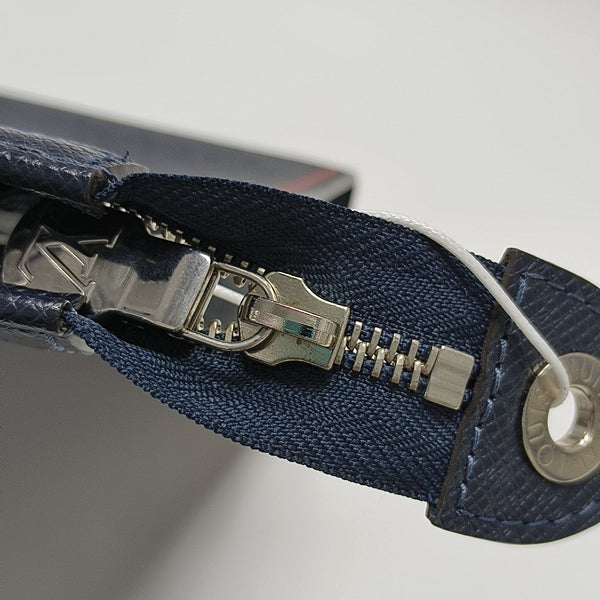 Pochette Voyag MM Calfskin Blue