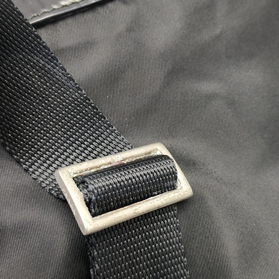 Re-Nylon Medium Nylon Black