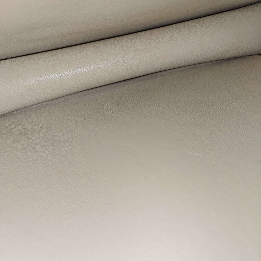 CLASSIC BOX Medium Calfskin Beige
