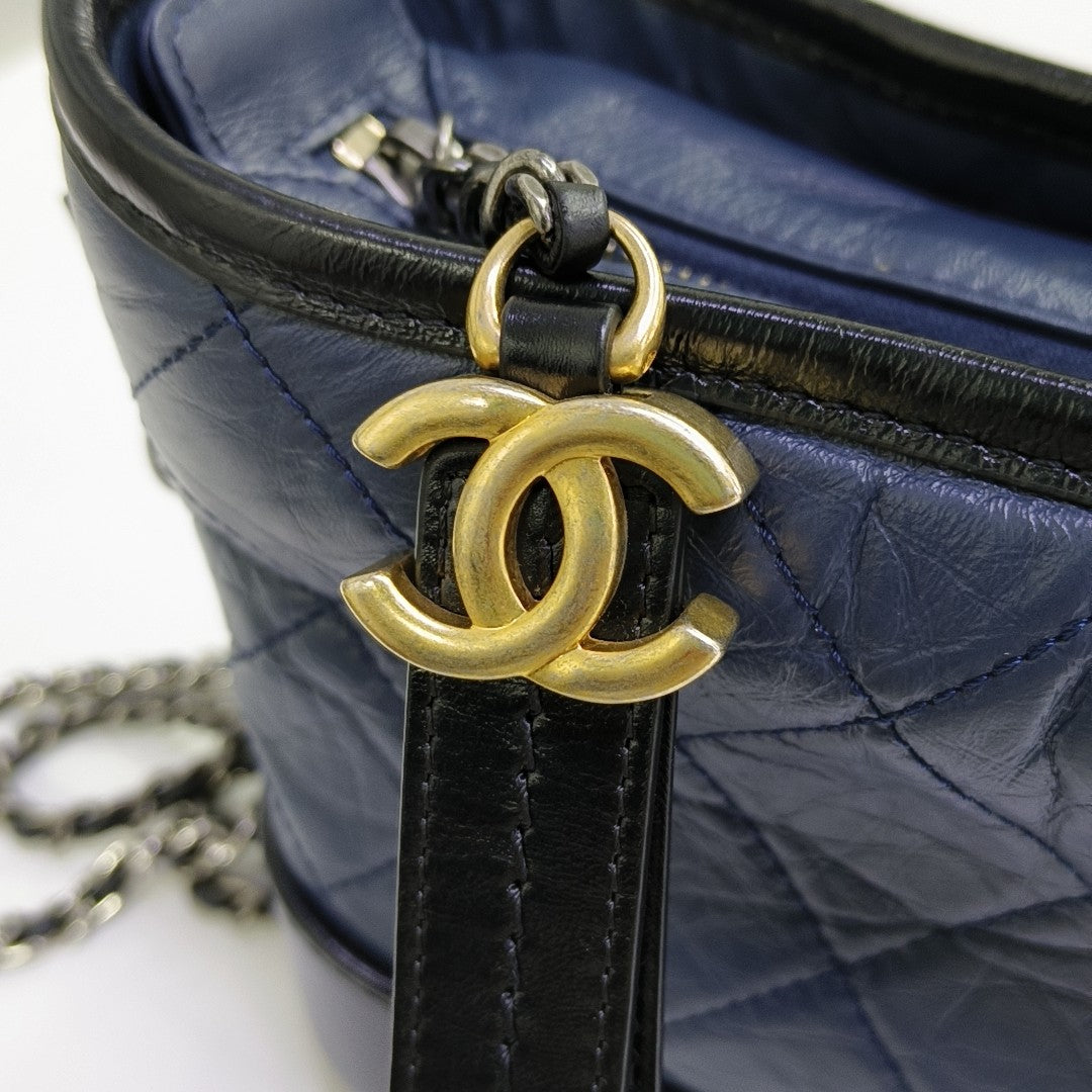 GABRIELLE Small Quilted Calfskin Blue