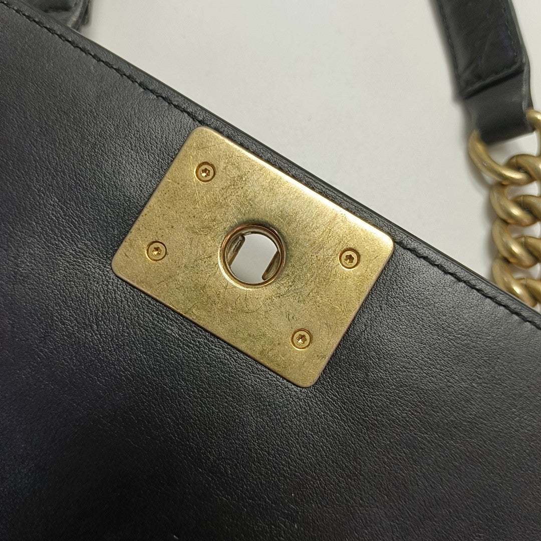 BOY CHANEL Medium Quilted Calfskin Black