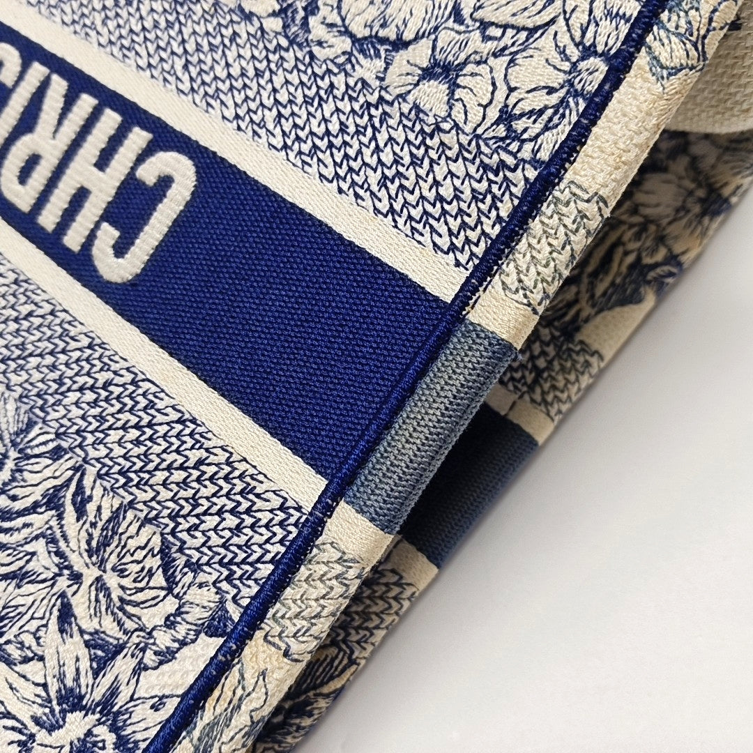 Book Tote Medium Canvas Blue