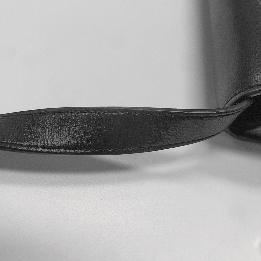BELLECHASSE Medium Calfskin Black