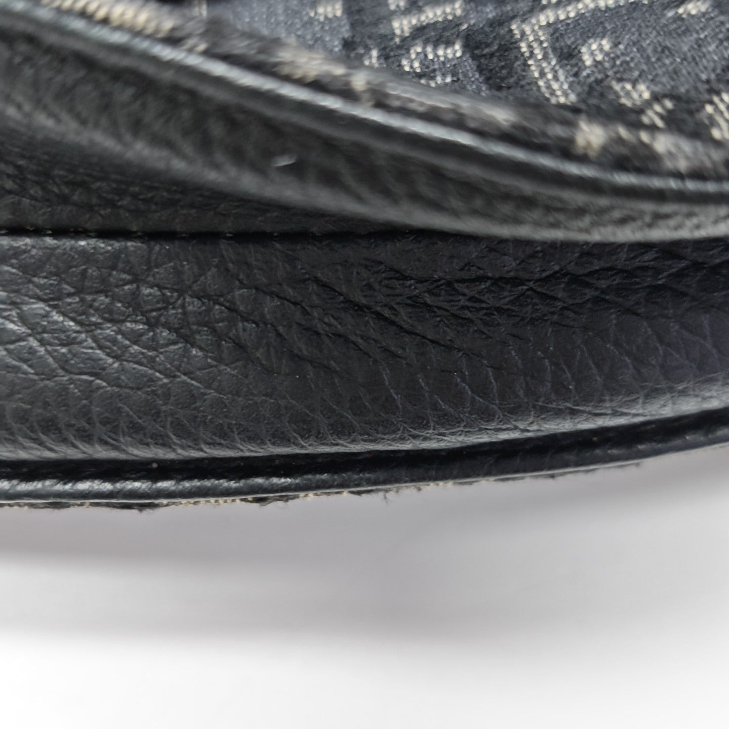 Saddle Medium Canvas Gray