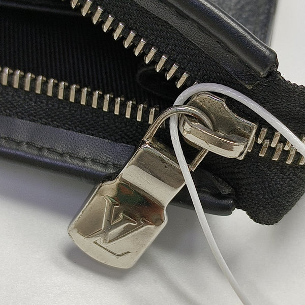 Pochette Voyag MM Damier Graphite Coated Canvas Gray