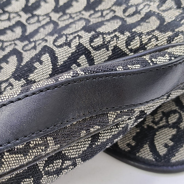 Oblique Canvas Shoulder Bag Black