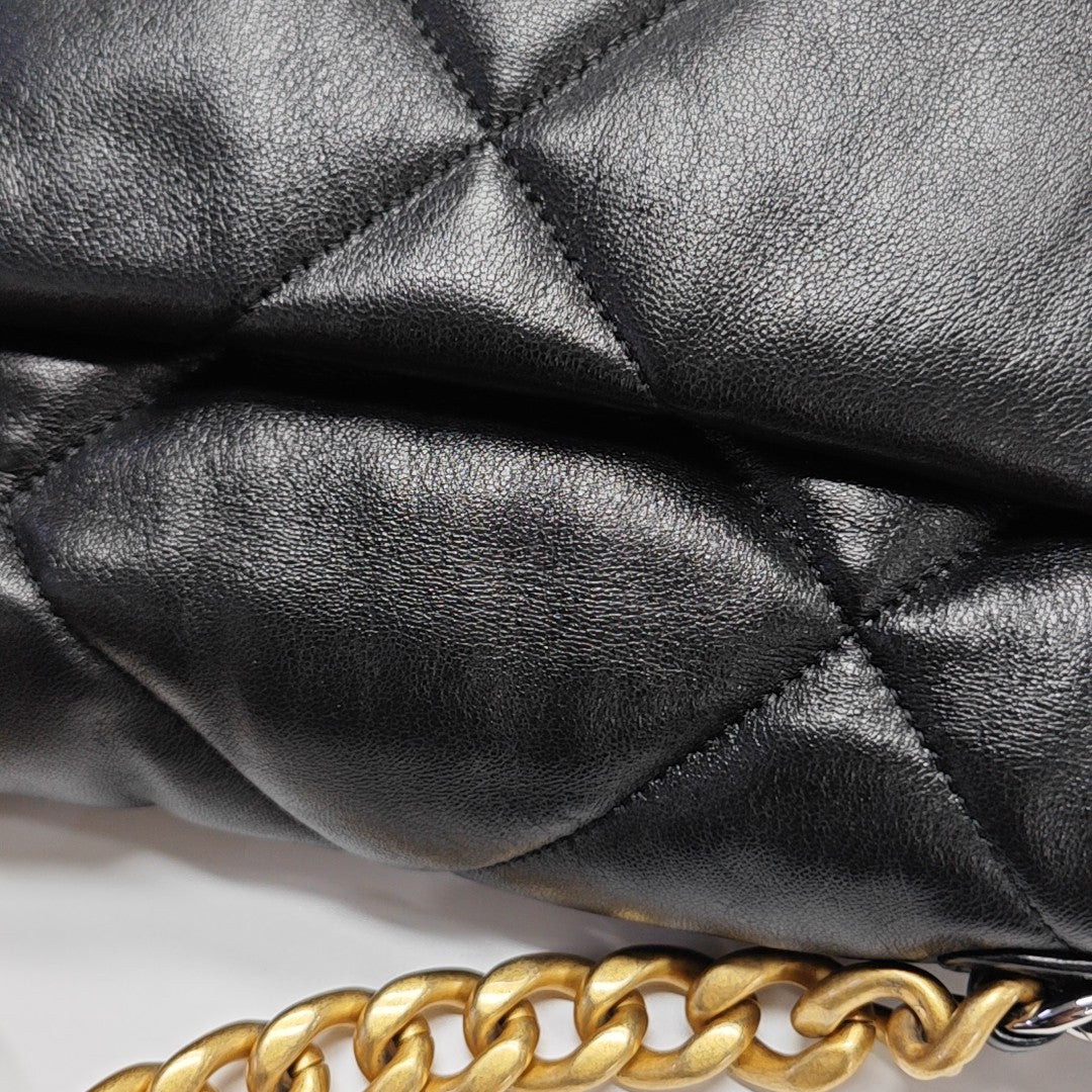 CHANEL 19 Small Quilted Lambskin Black